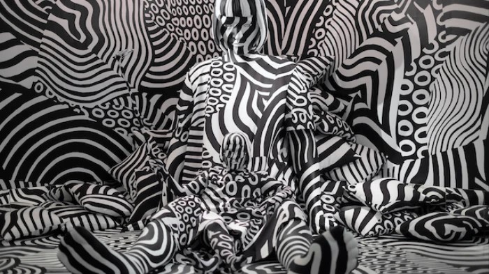 'Dazzle' image by Shigeki Matsuyama, as found on https://www.vice.com/en_uk/article/wnp3mn/dazzle-camouflage-room-sized-optical-illusion